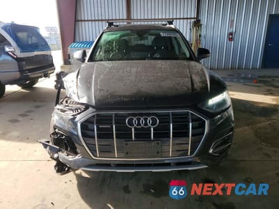 Piąte zdjęcie samochodu w środku: 2021 AUDI Q5 PREMIUM VIN:WA1AAAFY0M2029670 - miniatura