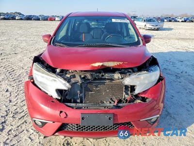Piąte zdjęcie samochodu w środku: 2015 NISSAN VERSA NOTE S VIN:3N1CE2CP4FL440496 - miniatura