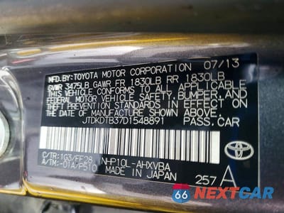 Zdjęcie 12 z 12 samochodu: 2013 TOYOTA PRIUS C VIN:JTDKDTB37D1548891 - miniatura