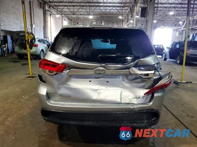 Zdjęcie 6 z 12 samochodu: 2018 TOYOTA HIGHLANDER XLE VIN:5TDJZRFH7JS914868 - miniatura