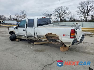 Drugie zdjęcie samochodu z przodu: 2000 CHEVROLET SILVERADO K1500 VIN:1GCEK19T9YE385334 - miniatura