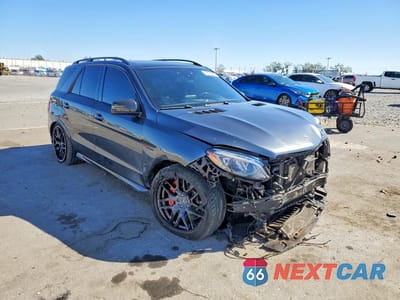 Czwarte zdjęcie samochodu z boku: 2016 MERCEDES-BENZ GLE 63 AMG-S 4MATIC VIN:4JGDA7FB0GA694205 - miniatura