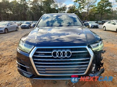 Piąte zdjęcie samochodu w środku: 2017 AUDI Q7 PREMIUM PLUS VIN:WA1LAAF70HD015326 - miniatura