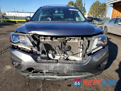 Piąte zdjęcie samochodu w środku: 2018 NISSAN PATHFINDER S VIN:5N1DR2MM2JC635362 - miniatura