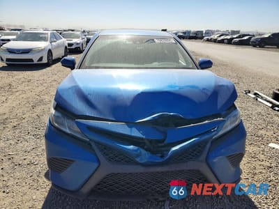 Piąte zdjęcie samochodu w środku: 2018 TOYOTA CAMRY L VIN:4T1B11HK2JU154569 - miniatura