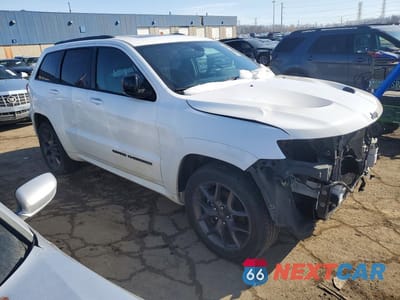 Czwarte zdjęcie samochodu z boku: 2020 JEEP GRAND CHEROKEE LIMITED VIN:1C4RJFBG2LC232121 - miniatura