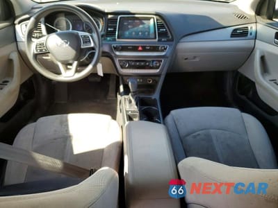 Zdjęcie 8 z 12 samochodu: 2018 HYUNDAI SONATA SE VIN:5NPE24AFXJH623253 - miniatura