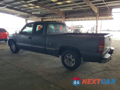 Drugie zdjęcie samochodu z przodu: 2001 CHEVROLET SILVERADO VIN:2GCEC19V611135541 - miniatura