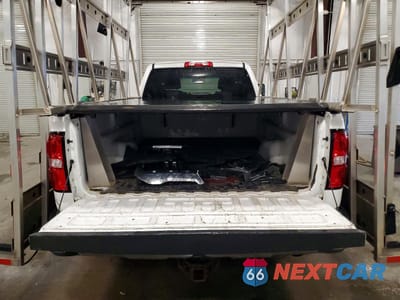 Zdjęcie 10 z 13 samochodu: 2018 GMC SIERRA K2500 SLE VIN:1GT12SEG7JF216751 - miniatura