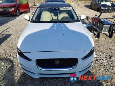 Piąte zdjęcie samochodu w środku: 2017 JAGUAR XE PREMIUM VIN:SAJAD4BG9HA964694 - miniatura