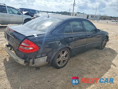 Trzecie zdjęcie samochodu z tyłu: 2005 MERCEDES-BENZ E 500 VIN:WDBUF70J35A724220 - miniatura