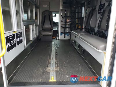 Zdjęcie 10 z 12 samochodu: 2022 FORD E350 AMBULANCE VIN:1FDWE3FN6NDC35921 - miniatura