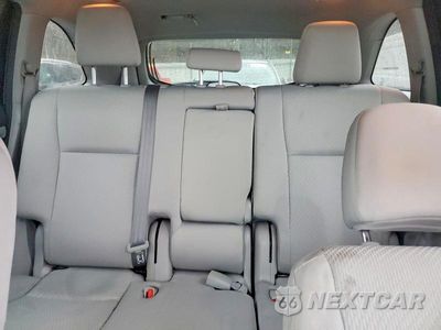 Zdjęcie 10 z 13 samochodu: 2017 TOYOTA HIGHLANDER LE VIN:5TDBZRFH7HS365560 - miniatura