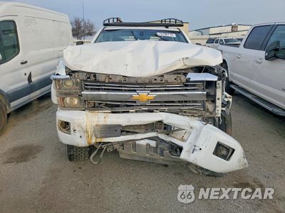Piąte zdjęcie samochodu w środku: 2017 CHEVROLET SILVERADO K2500 HEAVY DUTY VIN:1GC1KUEG8HF102702 - miniatura