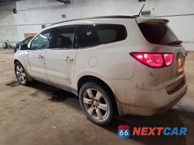 Drugie zdjęcie samochodu z przodu: 2016 CHEVROLET TRAVERSE LT VIN:1GNKVGKD3GJ227486 - miniatura