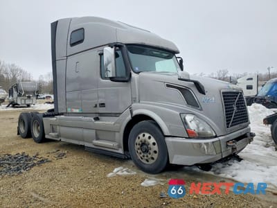2016 VOLVO VN VNL 4V4NC9EJ8GN946660 - główne zdjęcie licytacji z USA - miniatura