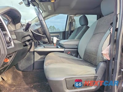 Zdjęcie 7 z 13 samochodu: 2017 RAM 1500 SLT VIN:3C6RR6LT8HG668519 - miniatura