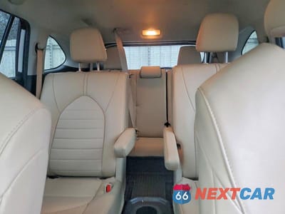 Zdjęcie 10 z 12 samochodu: 2023 TOYOTA HIGHLANDER VIN:5TDKARAH1PS022854 - miniatura