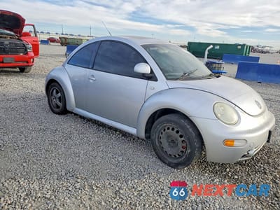 Czwarte zdjęcie samochodu z boku: 2000 VOLKSWAGEN NEW BEETLE GLS VIN:3VWCA21C5YM473963 - miniatura