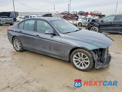 Czwarte zdjęcie samochodu z boku: 2018 BMW 320 XI VIN:WBA8A3C54JA358705 - miniatura