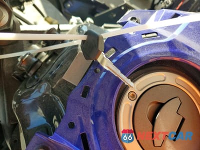 Zdjęcie 8 z 9 samochodu: 2024 YAMAHA YZFR3 A VIN:MH3RH18Y7RK015713 - miniatura