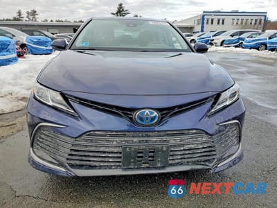 Piąte zdjęcie samochodu w środku: 2021 TOYOTA CAMRY HYBRID LE VIN:4T1C31AKXMU559656 - miniatura