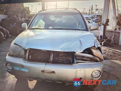 Piąte zdjęcie samochodu w środku: 2003 TOYOTA HIGHLANDER LIMITED VIN:JTEGF21A130121541 - miniatura