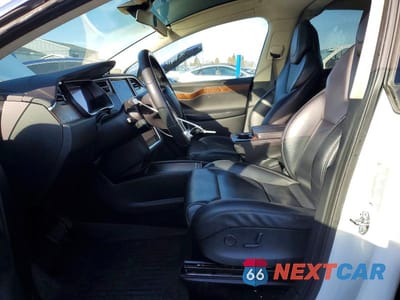 Zdjęcie 7 z 11 samochodu: 2017 TESLA MODEL X VIN:5YJXCBE24HF066771 - miniatura