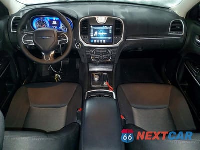 Zdjęcie 8 z 12 samochodu: 2022 CHRYSLER 300 TOURING VIN:2C3CCAAG3NH245503 - miniatura