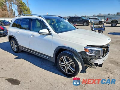 Czwarte zdjęcie samochodu z boku: 2020 MERCEDES-BENZ GLB 250 VIN:W1N4M4GB8LW040468 - miniatura