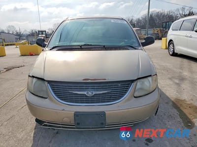 Piąte zdjęcie samochodu w środku: 2003 CHRYSLER TOWN & COUNTRY VIN:2C8GP24RX3R338271 - miniatura