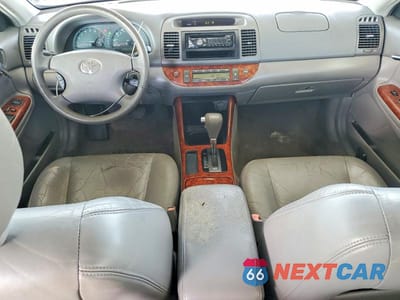 Zdjęcie 8 z 11 samochodu: 2002 TOYOTA CAMRY VIN:4T1BF30K02U532916 - miniatura
