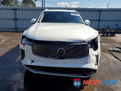 Piąte zdjęcie samochodu w środku: 2025 VOLVO XC90 CORE VIN:YV4062PA1S1370778 - miniatura