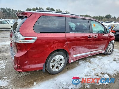 Trzecie zdjęcie samochodu z tyłu: 2019 TOYOTA SIENNA SE 7-PASSENGER VIN:5TDEZ3DC6KS210927 - miniatura