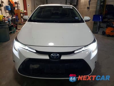 Piąte zdjęcie samochodu w środku: 2021 TOYOTA COROLLA LE VIN:JTDEAMDE2MJ003918 - miniatura