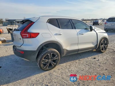 Trzecie zdjęcie samochodu z tyłu: 2021 VOLVO XC40 T5 INSCRIPTION VIN:YV4162UL3M2549038 - miniatura