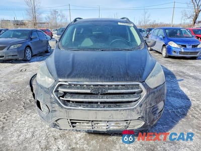 Piąte zdjęcie samochodu w środku: 2017 FORD ESCAPE SE VIN:1FMCU9GD4HUA17026 - miniatura