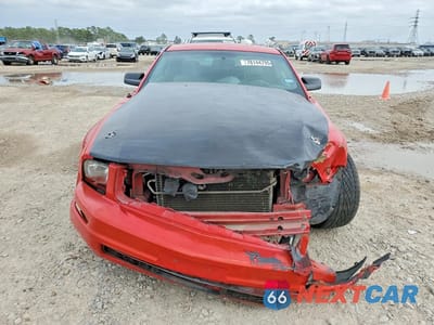 Piąte zdjęcie samochodu w środku: 2007 FORD MUSTANG VIN:1ZVFT80N375258101 - miniatura