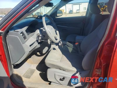 Zdjęcie 7 z 12 samochodu: 2005 JEEP GRAND CHEROKEE LAREDO VIN:1J4GS48K35C585047 - miniatura