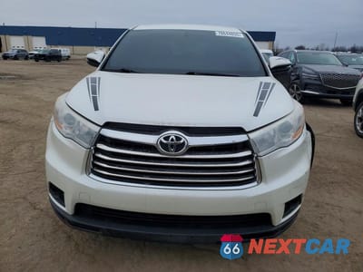 Piąte zdjęcie samochodu w środku: 2014 TOYOTA HIGHLANDER LE VIN:5TDZARFH9ES004705 - miniatura