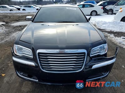 Piąte zdjęcie samochodu w środku: 2013 CHRYSLER 300C LUXURY VIN:2C3CCASTXDH538311 - miniatura