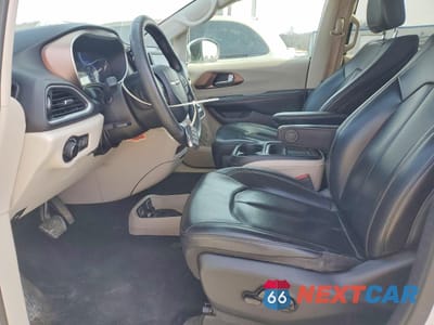 Zdjęcie 7 z 13 samochodu: 2020 CHRYSLER VOYAGER LXI VIN:2C4RC1DG2LR268361 - miniatura