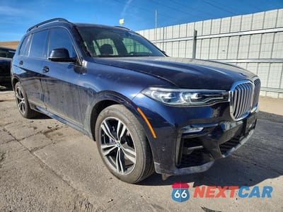 Czwarte zdjęcie samochodu z boku: 2019 BMW X7 XDRIVE50I VIN:5UXCX4C52KLS38665 - miniatura