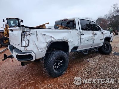Trzecie zdjęcie samochodu z tyłu: 2021 CHEVROLET SILVERADO K3500 LTZ VIN:1GC4YUEY1MF120604 - miniatura
