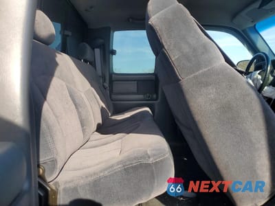 Zdjęcie 10 z 12 samochodu: 2000 CHEVROLET SILVERADO K2500 VIN:1GCGK29U6YZ211382 - miniatura