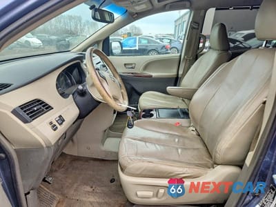 Zdjęcie 7 z 12 samochodu: 2014 TOYOTA SIENNA XLE 8-PASSENGER VIN:5TDYK3DCXES444333 - miniatura