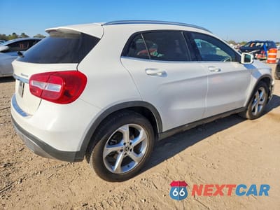 Trzecie zdjęcie samochodu z tyłu: 2019 MERCEDES-BENZ GLA 250 4MATIC VIN:WDCTG4GB4KU009779 - miniatura