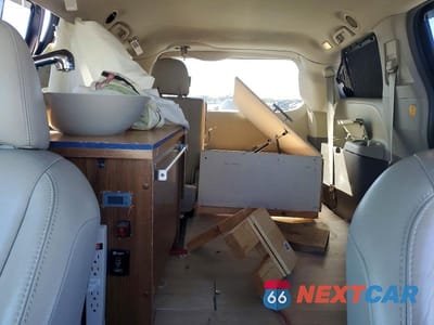 Zdjęcie 10 z 13 samochodu: 2011 TOYOTA SIENNA XLE 8-PASSENGER VIN:5TDYK3DC4BS079112 - miniatura