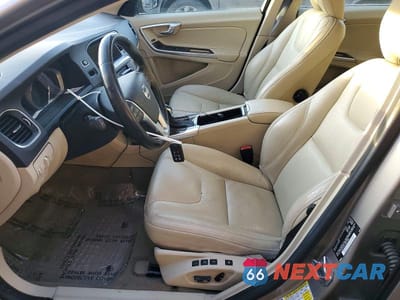 Zdjęcie 7 z 11 samochodu: 2014 VOLVO S60 T5 VIN:YV1612FS9E2294418 - miniatura