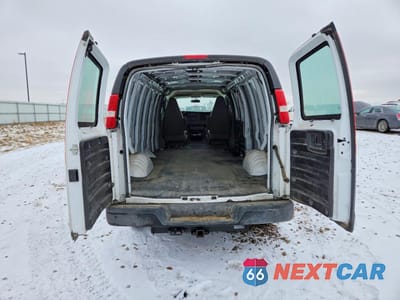 Zdjęcie 10 z 14 samochodu: 2023 GMC SAVANA 3500 CARGO DELIVERY VAN VIN:1GTZ7HFP4P1169268 - miniatura
